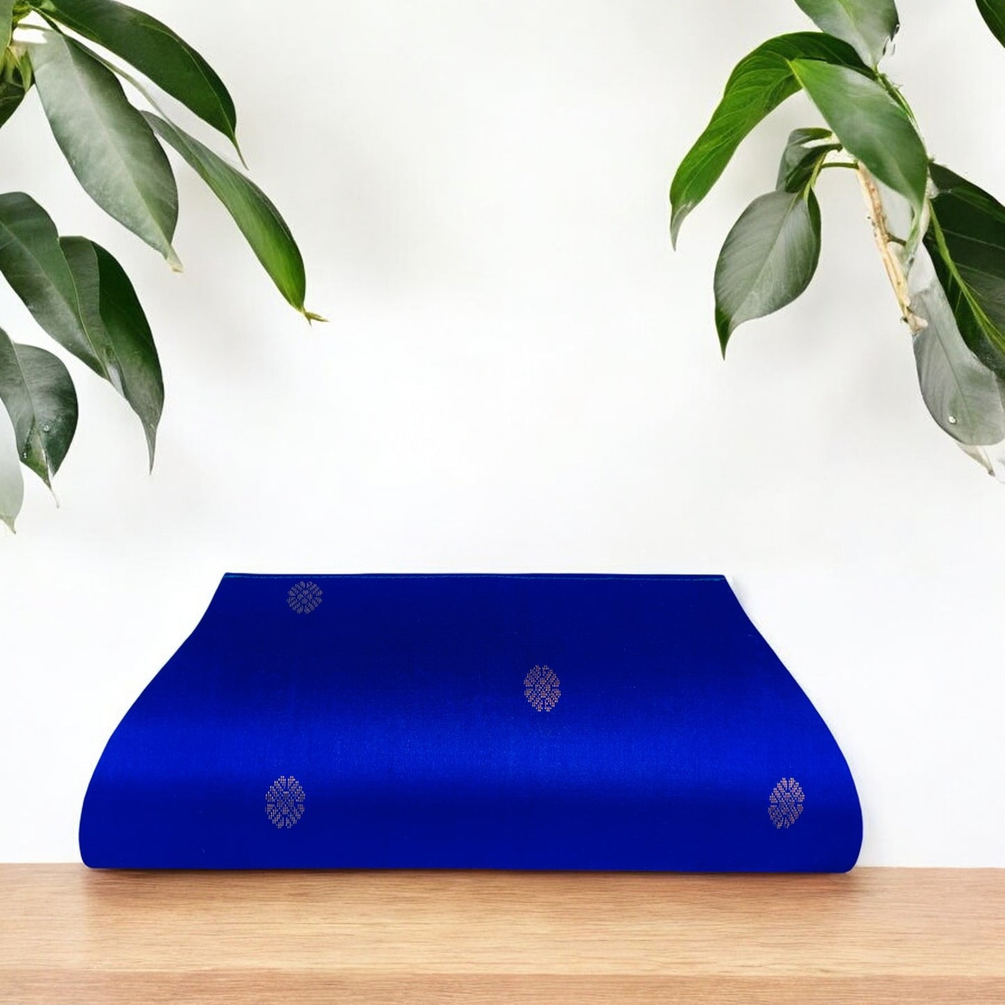 QALA - Medium Clutch