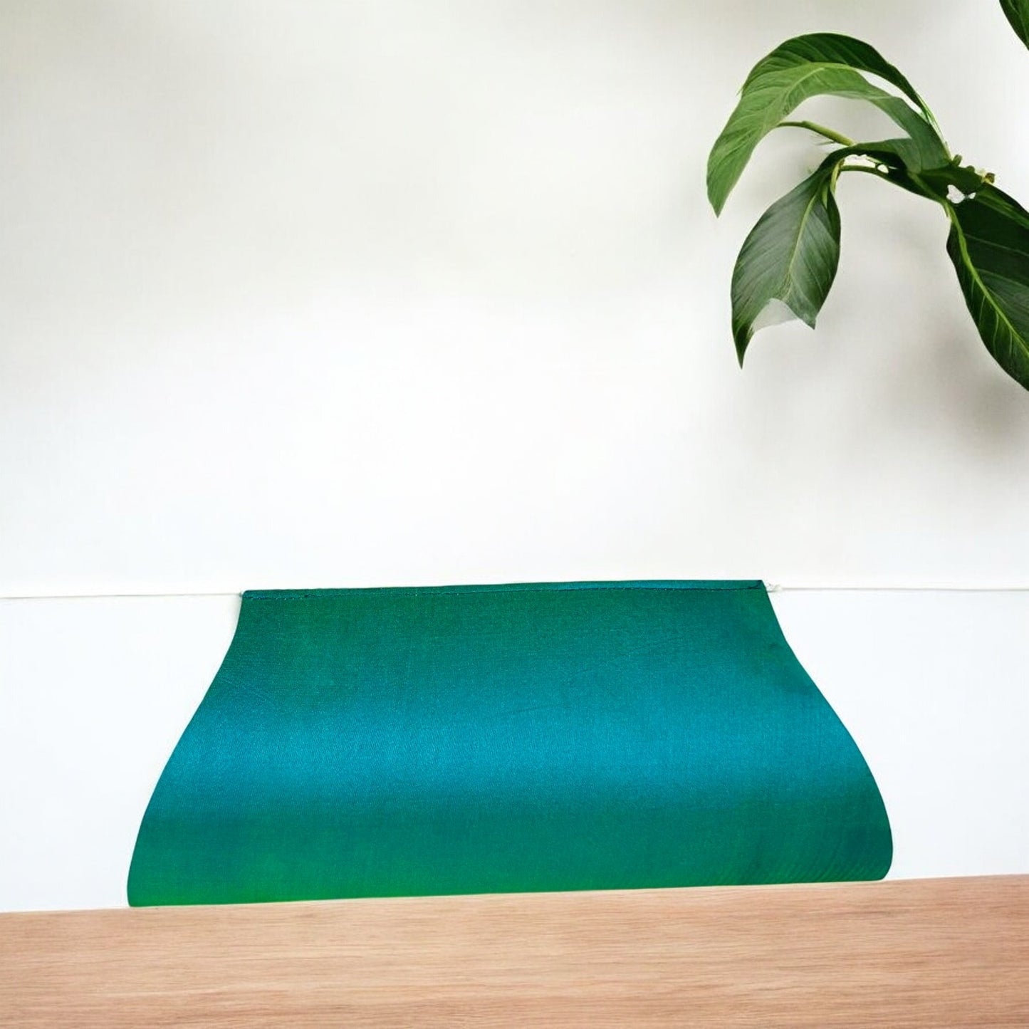 QALA - Medium Clutch